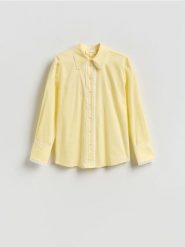 Koszula z koronką - jasnożółty. Żółte koszule damskie Reserved, l, bez wzorów, z bawełny, bez kołnierzyka, bez ramiączek. Za 159.99 zł.