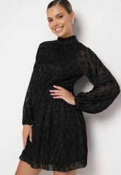 Czarna Rozkloszowana Sukienka ze Stójką i Gumką w Talii Zdobiona Błyszczącą Nitką Bonila. Czarne sukienki damskie Born2be, z aplikacjami, eleganckie, bez ramiączek. W wyprzedaży za 144.49 zł.