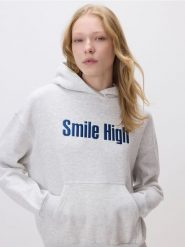 Bluza z napisem - jasnoszary. Szare bluzy damskie Reserved, l, bez wzorów, z bawełny, bez kaptura. Za 129.99 zł.