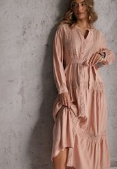 Jasnoróżowa Wiskozowa Sukienka o Rozkloszowanym Kroju z Wiązanym Paskiem i Koronką Reisavien. Czerwone sukienki damskie Renee, bez wzorów, z koronki, eleganckie, bez ramiączek. Za 149.99 zł.