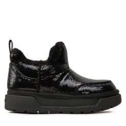 Botki Guess. Czarne botki damskie Guess, bez obcasa, na płaskiej podeszwie, bez zapięcia. Za 419.99 zł.