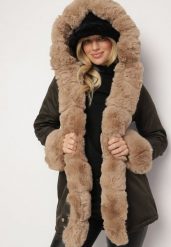 Zielono-Beżowa Kurtka Parka z Kapturem i Odpinanymi Futerkowymi Zdobieniami Inessara. Zielone kurtki damskie Born2be, l, z aplikacjami, z kapturem. Za 289.99 zł.