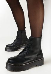 Czarne Botki Workery na Platformie Xulia. Czarne botki damskie Born2be, z jeansu, eleganckie, bez obcasa, na platformie, bez zapięcia. Za 69.99 zł.