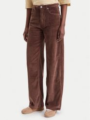 Roxy Spodnie materiałowe Surf Crush ERJNP03727 Brązowy ciemny Relaxed Fit. Brązowe spodnie materiałowe damskie Roxy, bez wzorów, z materiału. Za 339.99 zł.