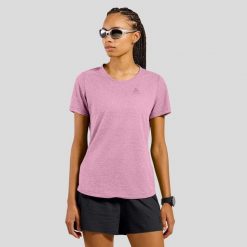 Koszulka z krótkim rękawem damska ODLO T-shirt crew neck s/s ESSENTIAL. Czerwone koszulki sportowe damskie ODLO, s, bez wzorów, bez ramiączek. Za 249.99 zł.