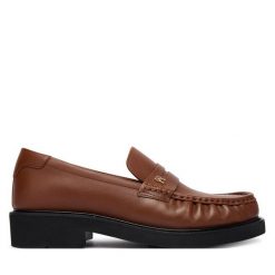 Mokasyny Tommy Hilfiger. Brązowe mokasyny damskie Tommy Hilfiger, bez obcasa. Za 559.99 zł.