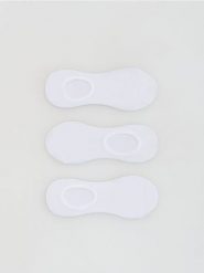 Skarpetki stopki 3 pack - biały. Białe skarpetki damskie Reserved, bez wzorów. Za 39.99 zł.