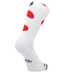 KINETIC RED - SKARPETKI DO BIEGANIA. Czerwone skarpetki damskie SPORCKS, bez wzorów, z nylonu. Za 156.00 zł.