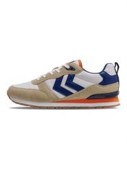 Buty Hummel Monaco 86 NS. Brązowe obuwie trekkingowe damskie Hummel, z materiału, bez zapięcia. Za 190.00 zł.