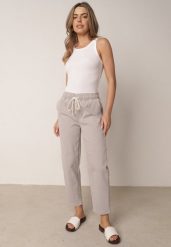 Szare Bawełniane Jeansy Typu Mom Fit z Wysokim Stanem i Sznurkiem Viviarinia. Szare jeansy damskie Born2be, bez wzorów, z bawełny. Za 129.99 zł.