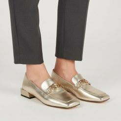 Półbuty damskie S.Barski, cholewka skóra naturalna metalizowana niski fason zaokrąglony nosek ozdobny metalowy element na podbiciu stabilny obcas blo. Żółte czółenka damskie S.BARSKI, bez wzorów, ze skóry, bez obcasa, na obcasie. Za 389.00 zł.