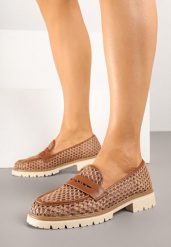 Brązowe Mokasyny Ozdobione Ażurową Cholewką Uliorela. Brązowe mokasyny damskie Born2be, z jeansu, bez obcasa. Za 109.99 zł.