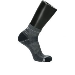 Skarpety Trekkingowe unisex Smartwool Hike Light Cushion Ankle Socks. Czarne skarpetki damskie Smartwool, bez wzorów, z wełny. Za 109.99 zł.
