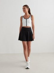 Damski skort wysoki stan, wbudowane szorty, odprowadzający wilgoć Sense czarny. Czarne spódnice damskie Aim'n, na co dzień, s, bez wzorów, z elastanu. Za 208.00 zł.