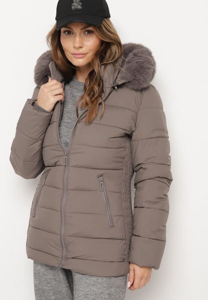 Ciemnoszara Pikowana Kurtka o Taliowanym Kroju z Kapturem z Futerkiem Tinessa. Szare kurtki damskie Born2be, na zimę, l, bez wzorów, z jeansu, z kapturem. Za 134.99 zł.