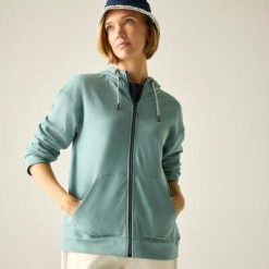 Bluza damska z kapturem Regatta Bayletta. Niebieskie bluzy damskie Regatta, m, bez wzorów, z bawełny, z kapturem. Za 199.99 zł.