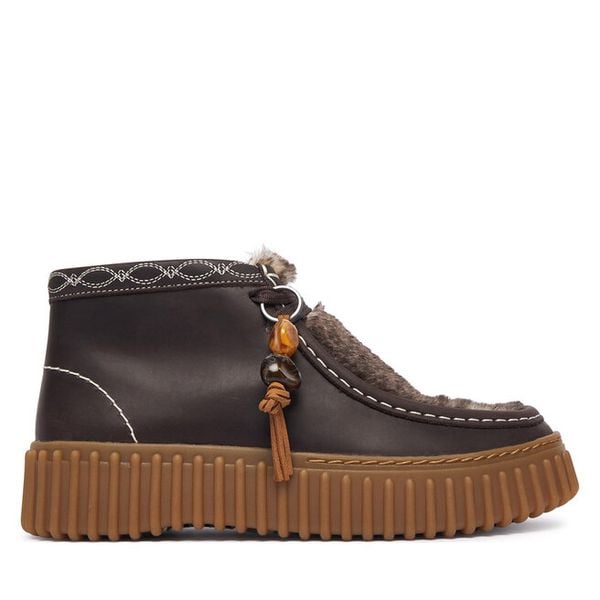 Trzewiki Clarks. Brązowe botki damskie Clarks, bez obcasa, na płaskiej podeszwie, bez zapięcia. Za 466.99 zł.