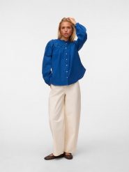 Vero Moda Bluzka w kolorze niebieskim rozmiar: XS. Niebieskie bluzki damskie Vero Moda, xs, bez wzorów, z bawełny, bez kołnierzyka, bez ramiączek. Za 144.95 zł.