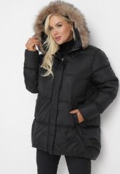 Czarna Kurtka z Kapturem i Sztucznym Futerkiem Tsani. Czarne kurtki damskie Born2be, na zimę, plus size, z aplikacjami, z jeansu, z kapturem. Za 249.99 zł.