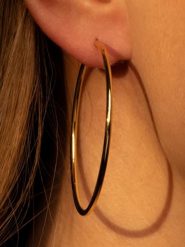 ATELIER DU DIAMANT Złote kolczyki-kreole "Créoles dorées" rozmiar: onesize. Żółte kolczyki damskie ATELIER DU DIAMANT, złote. Za 1,644.99 zł.