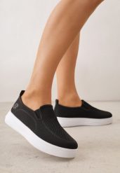 Czarne Siateczkowe Tenisówki pod Kostkę na Grubej Podeszwie Phisiane. Czarne obuwie sportowe damskie Born2be, bez wzorów, z jeansu, bez zapięcia. Za 69.99 zł.