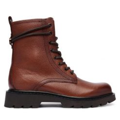 Trapery Tamaris. Brązowe trapery damskie Tamaris, bez zapięcia. Za 409.99 zł.