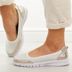 Białe ażurowe skórzane baleriny damskie Vinceza 95369. Białe balerinki damskie VINCEZA, w ażurowe wzory, z jeansu. W wyprzedaży za 161.10 zł.