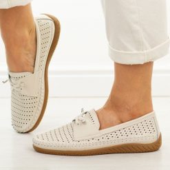 Beżowe ażuowe skórzane mokasyny damskie Vinceza 93217. Brązowe mokasyny damskie VINCEZA, na jesień, z jeansu, z okrągłym noskiem, bez obcasa. W wyprzedaży za 192.72 zł.