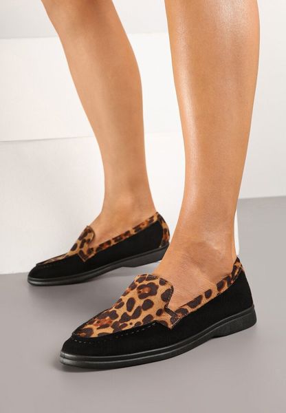 Panterkowe Mokasyny z Ozdobnymi Przeszyciami Fonessae. Białe mokasyny damskie Born2be, z jeansu, bez obcasa. Za 59.99 zł.