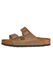 Birkenstock Skórzane klapki "Arizona" w kolorze jasnobrązowym rozmiar: 43. Brązowe klapki damskie Birkenstock, bez wzorów, bez obcasa, bez zapięcia. Za 472.06 zł.
