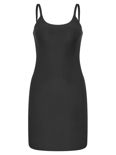 Chantelle Halka Soft Stretch C10610 Czarny Slim Fit. Czarne koszule nocne i halki Chantelle, bez wzorów, z syntetyku, bez ramiączek. Za 129.99 zł.