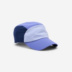 Czapka z daszkiem fitness. Fioletowe czapki z daszkiem damskie DOMYOS, bez wzorów, z elastanu. Za 24.99 zł.