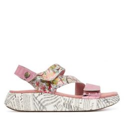 Sandały Laura Vita. Czerwone sandały damskie LAURA VITA, bez wzorów, bez obcasa, na płaskiej podeszwie, bez zapięcia. Za 429.99 zł.