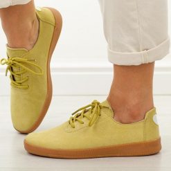 Żółte skórzane półbuty damskie T.Sokolski w26-611. Żółte półbuty damskie Sokolski, na jesień, bez wzorów, z jeansu, z okrągłym noskiem, bez obcasa, bez zapięcia. W wyprzedaży za 179.10 zł.