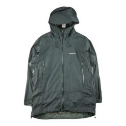 Kurtka parka Goretex dla kobiet. Czarne kurtki damskie Patagonia, z gore-texu, bez kaptura. Za 425.96 zł.