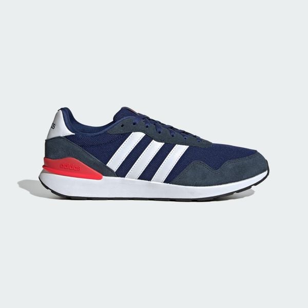 Buty Run 60s 4.0. Białe obuwie trekkingowe damskie Adidas, bez zapięcia. W wyprzedaży za 160.58 zł.