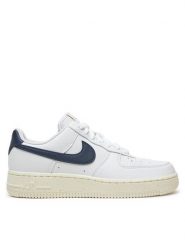 Nike Sneakersy Air Force 1 '07 Nn FZ6768 100 Biały. Białe obuwie sportowe damskie Nike, ze skóry, bez zapięcia. Za 389.99 zł.