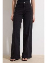 Trendyol Dżinsy - Comfort fit - w kolorze czarnym rozmiar: 36. Czarne jeansy damskie Trendyol, z podwyższonym stanem. Za 127.35 zł.