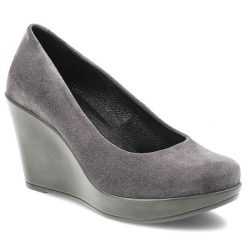 Szare Czółenka Karino Eleganckie Obuwie Damskie Na Koturnie. Szare czółenka damskie Karino, bez wzorów, z weluru, bez obcasa, na koturnie. Za 379.00 zł.