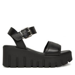 Sandały Tamaris. Czarne sandały damskie Tamaris, bez wzorów, bez obcasa, na koturnie, bez zapięcia. Za 259.99 zł.