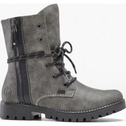 Kozaki zimowe Rieker. Szare kozaki damskie bonprix, na zimę, bez obcasa, bez zapięcia. Za 359.99 zł.