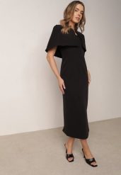 Czarna Dopasowana Elegancka Sukienka VICES z Pelerynką Celareca. Czarne sukienki damskie Born2be, bez wzorów, eleganckie, bez ramiączek. Za 199.99 zł.
