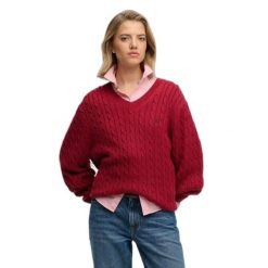 Damski oversize sweter z dekoltem w kształcie V Superdry. Brązowe swetry klasyczne damskie Superdry, na zimę, bez kołnierzyka. Za 284.00 zł.