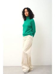 AUTHENTIC CASHMERE Kaszmirowy golf "Bise" w kolorze zielonym rozmiar: L. Zielone golfy damskie AUTHENTIC CASHMERE, l, bez wzorów, z kaszmiru, bez ramiączek. Za 408.95 zł.