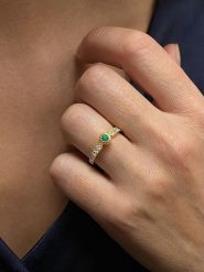 OR Carats Złoty pierścionek z kamieniami szlachetnymi rozmiar: 52. Zielone pierścionki damskie OR Carats, z szmaragdem, złote. Za 695.99 zł.