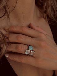 Les Petites Précieuses Pozłacany pierścionek z kamieniem księżycowym rozmiar: 52. Białe pierścionki damskie Les Petites Précieuses, z kamieniem księżycowym, pozłacane. Za 140.53 zł.