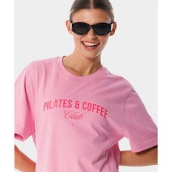 Bawełniany T-shirt z nadrukiem uniseks Carpatree. Czerwone koszulki sportowe damskie Carpatree, bez wzorów, z bawełny, bez ramiączek, na fitness i siłownię. W wyprzedaży za 127.49 zł.