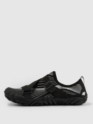 4F Buty do wody BALTROCK damskie - czarne 40. Czarne obuwie sportowe damskie 4F, na lato, z gumy, bez zapięcia, trekkingowe. Za 119.99 zł.