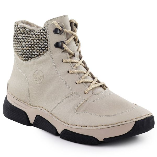 Botki damskie komfortowe beżowe Rieker 45955-60. Brązowe botki damskie Rieker, ze skóry, bez obcasa, bez zapięcia. Za 359.00 zł.