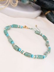 Charlize Pozłacany naszyjnik z kamieniami szlachetnymi - dł. 45 cm rozmiar: onesize. Niebieskie naszyjniki damskie Charlize, z jaspisem, pozłacane. Za 96.14 zł.